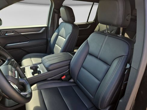 Used 2026 GMC Acadia Elevation w/ Elevation Premium Package AWD/4WD image 24