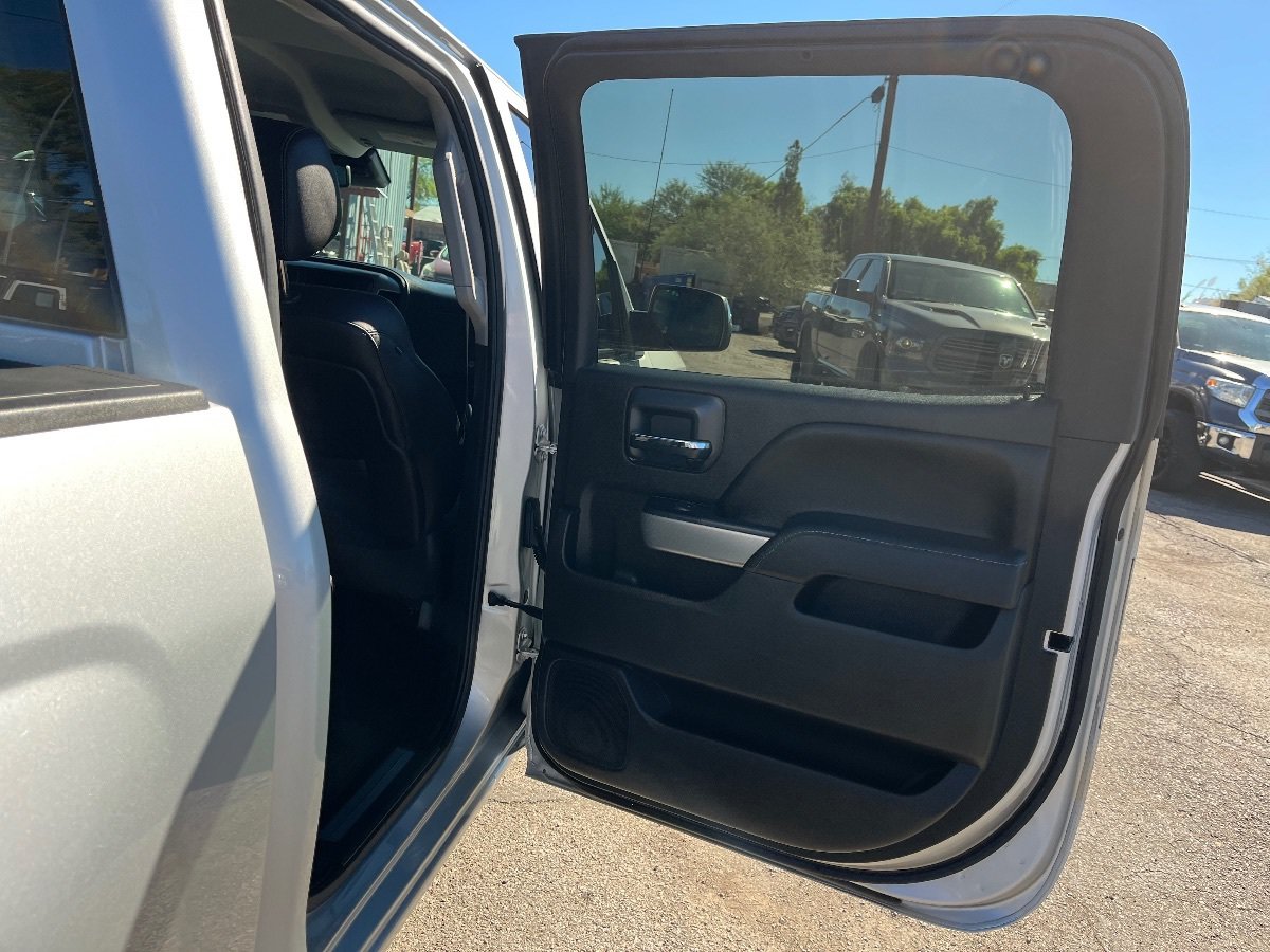 Used 2015 Chevrolet Silverado 1500 LTZ Z71 w/ LTZ Plus Package AWD/4WD image 33
