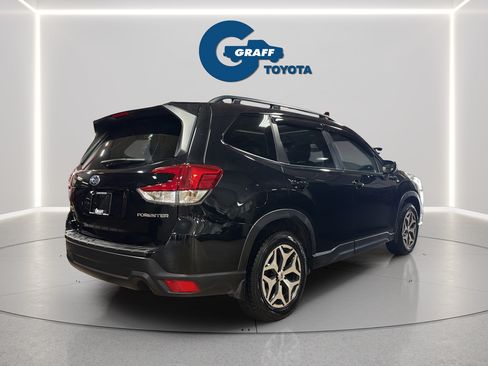 Used 2023 Subaru Forester Premium AWD/4WD image 8
