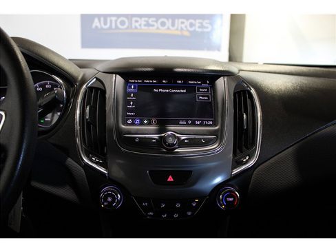 Used 2019 Chevrolet Cruze Sedan image 30