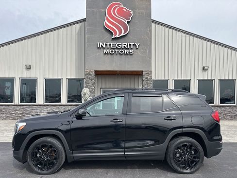 Used 2021 GMC Terrain SLE w/ Driver Convenience Package image 1