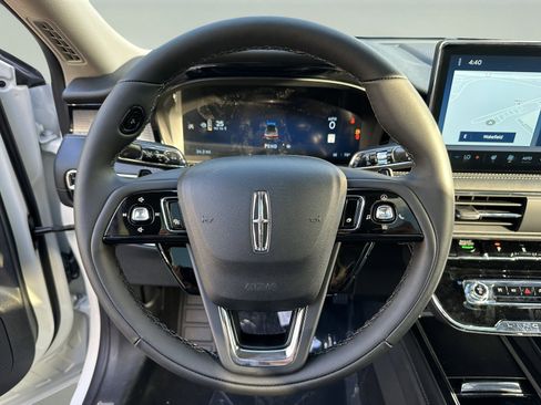 New 2026 Lincoln Corsair Premiere image 13