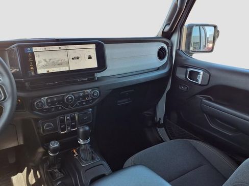 Used 2024 Jeep Wrangler Unlimited Sport AWD/4WD image 11