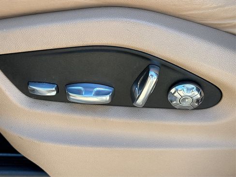 Used 2020 Porsche Cayenne AWD/4WD image 11