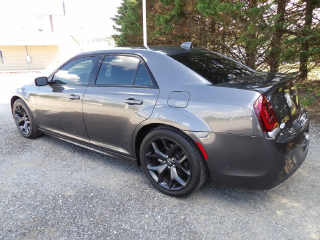 Used 2022 Chrysler 300 S w/ Comfort Group RWD image 3