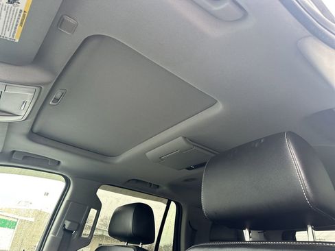 Used 2016 Chevrolet Tahoe LT image 3