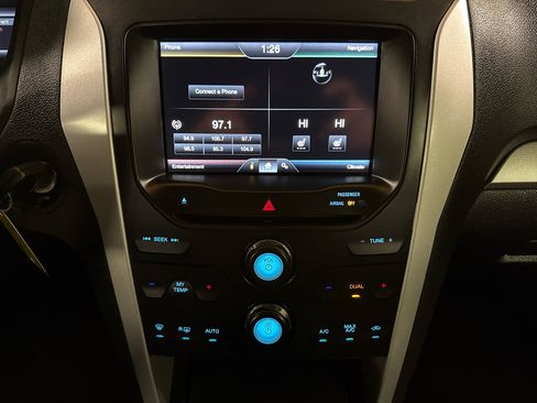 Used 2014 Ford Explorer XLT w/ Equipment Group 202A image 12