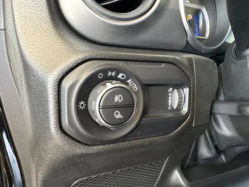 Used 2023 Jeep Gladiator Sport AWD/4WD image 12