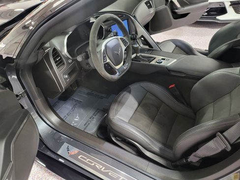 Used 2018 Chevrolet Corvette Stingray Coupe w/ Carbon Flash Badge Package image 11