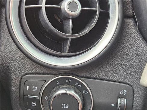 Used 2019 Alfa Romeo Stelvio AWD image 10