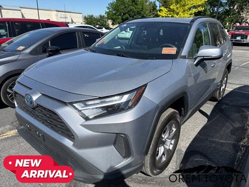 Used 2022 Toyota RAV4 XLE w/ Convenience Package AWD/4WD image 19