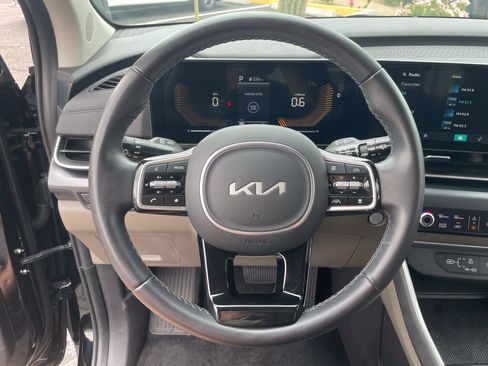 Certified 2026 Kia Carnival FWD image 24