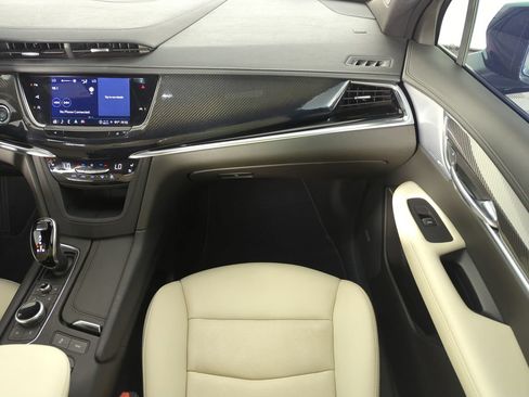 Used 2024 Cadillac XT6 Sport w/ Technology Package AWD/4WD image 15