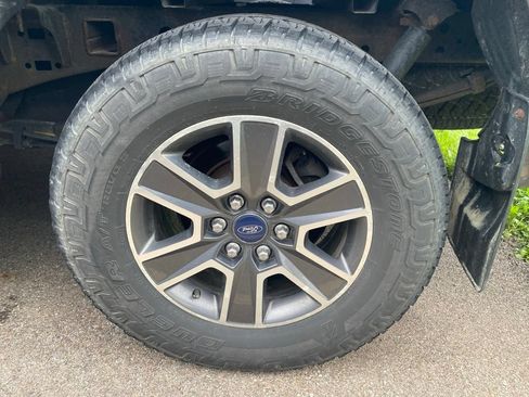 Used 2017 Ford F150 XLT w/ Equipment Group 302A Luxury AWD/4WD image 12