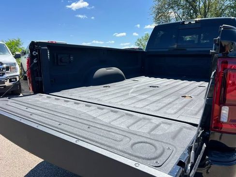 Used 2025 RAM 3500 Laramie AWD/4WD image 11