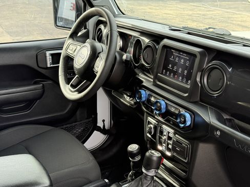 Used 2023 Jeep Wrangler Unlimited Sport image 14