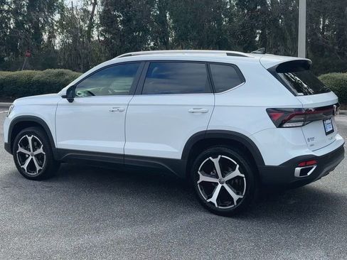 New 2026 Volkswagen Taos SEL image 6