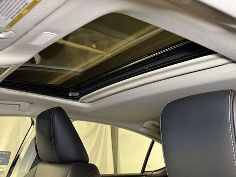 Certified 2025 Lexus ES 350 w/ Premium Package image 6