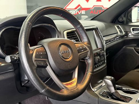Used 2017 Jeep Grand Cherokee Trailhawk image 9
