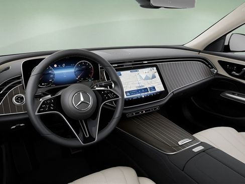 Used 2025 Mercedes-Benz E 350 Sedan image 22
