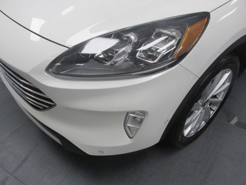 Used 2022 Ford Escape Titanium w/ Titanium Elite Package image 9