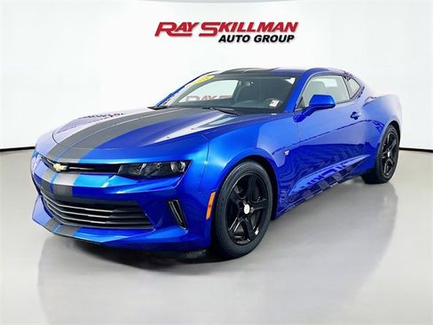 Used 2018 Chevrolet Camaro LT image 3