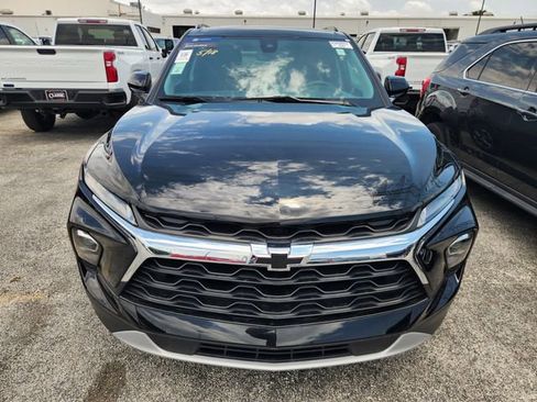 Used 2024 Chevrolet Blazer LT w/ Convenience Package FWD image 2