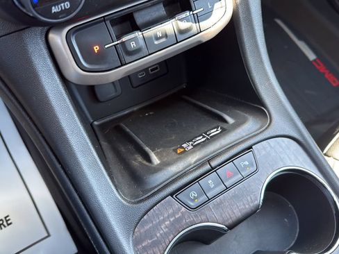 Used 2022 GMC Acadia Denali w/ GMC Pro Grade Package AWD/4WD image 38
