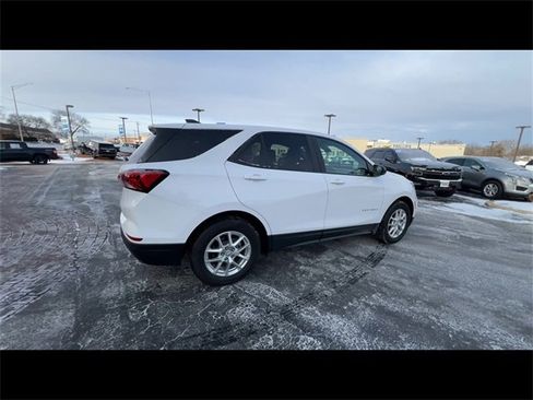 Certified 2023 Chevrolet Equinox LS w/ LS Convenience Package image 8