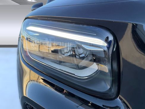 New 2026 Mercedes-Benz GLB 250 image 8