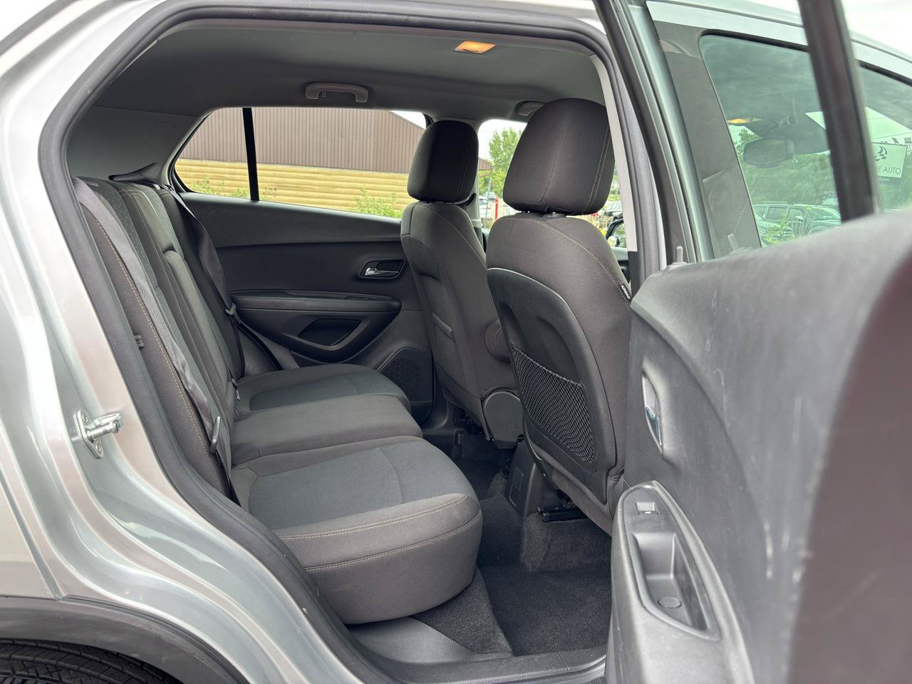 Used 2018 Chevrolet Trax LS AWD/4WD image 35