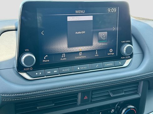 New 2025 Nissan Rogue S image 9