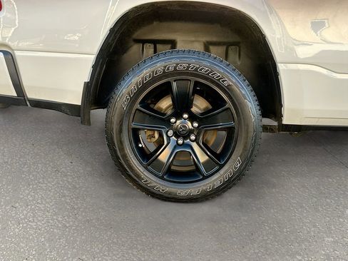 Used 2023 RAM 1500 Big Horn image 30