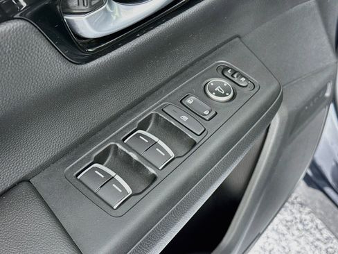 Used 2023 Honda CR-V EX-L image 17