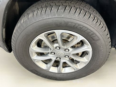 Used 2015 Jeep Grand Cherokee Limited w/ Luxury Group II image 11