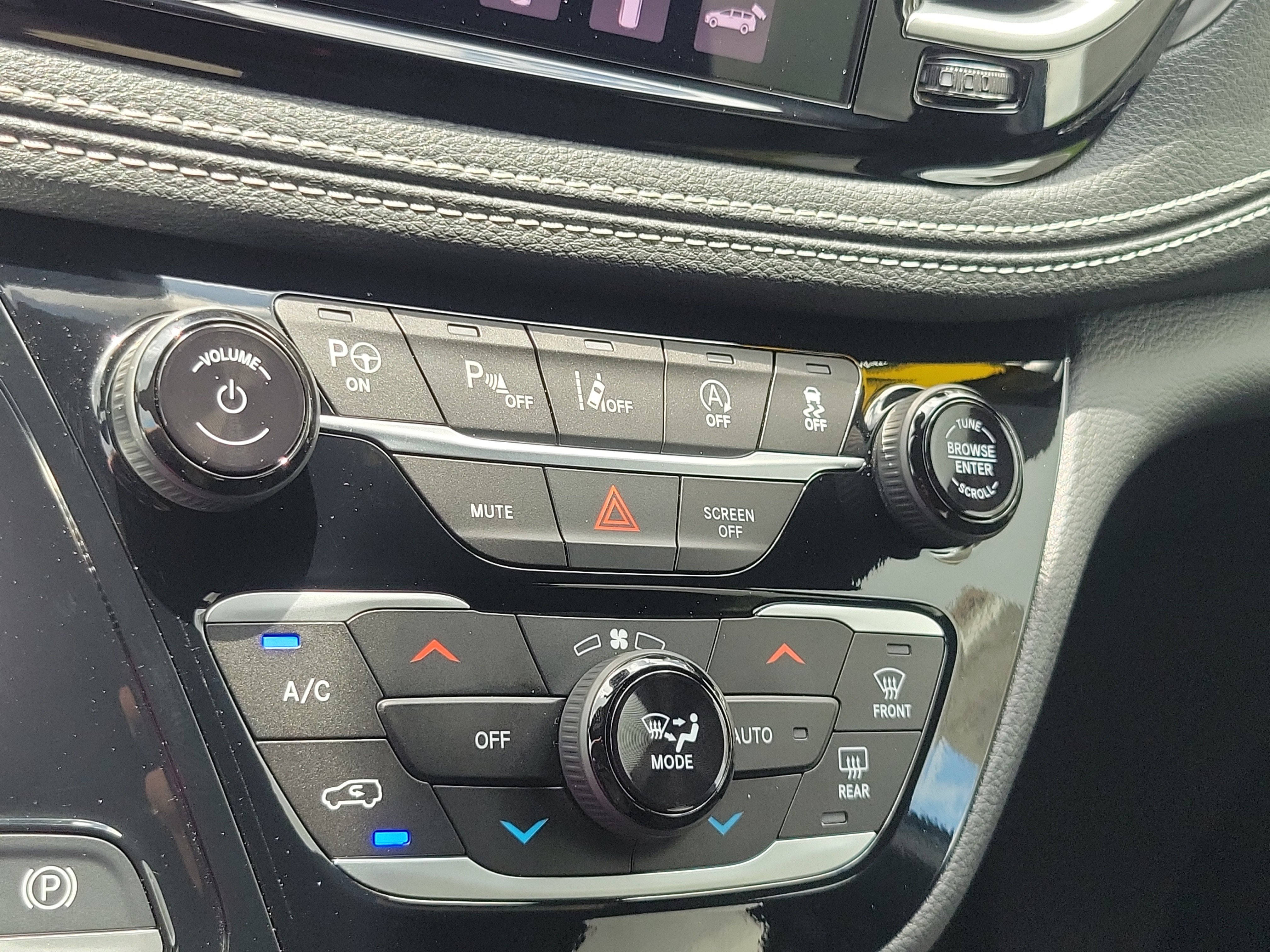 Used 2025 Chrysler Pacifica Select FWD image 23