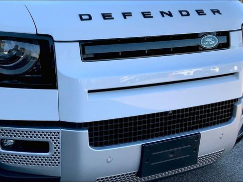 Used 2020 Land Rover Defender 110 SE image 26