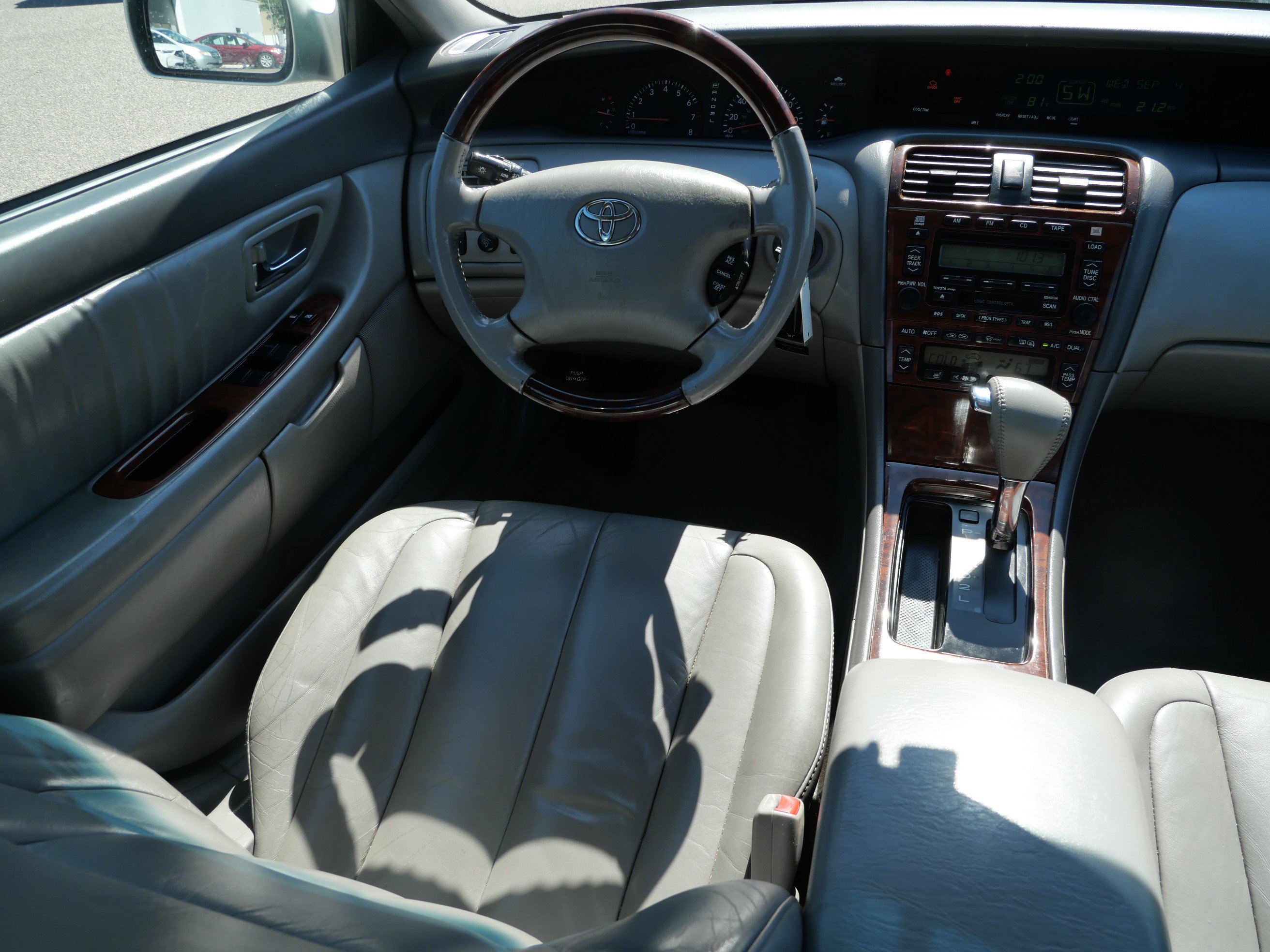 Used 2003 Toyota Avalon XLS FWD image 9