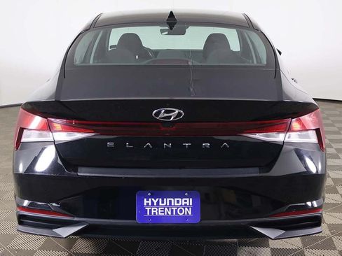 Certified 2023 Hyundai Elantra SEL w/ Convenience Package FWD image 13