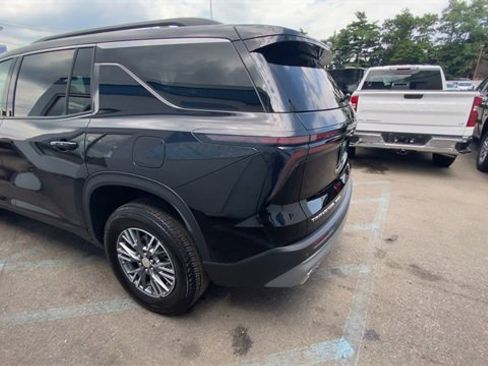 Certified 2025 Chevrolet Traverse LT image 6