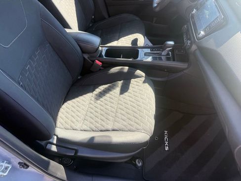 Used 2021 Nissan Kicks SV FWD image 46