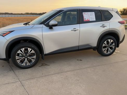 Used 2023 Nissan Rogue SV AWD/4WD image 5