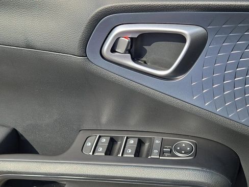 Used 2025 Kia Soul EX image 20