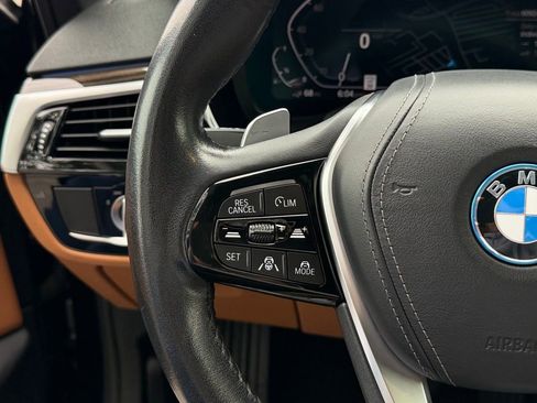 Used 2022 BMW 530e RWD image 19