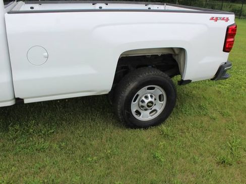 Used 2018 Chevrolet Silverado 2500 W/T w/ WT Convenience Package AWD/4WD image 9