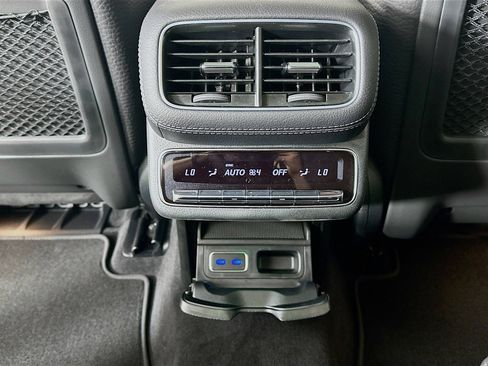 Used 2026 Mercedes-Benz GLS 580 4MATIC image 33