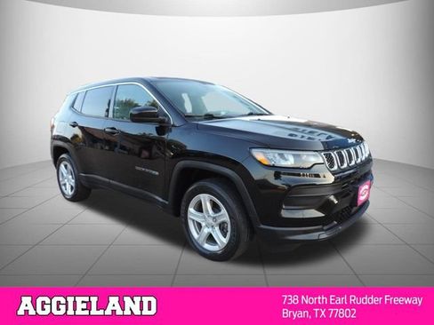 Used 2024 Jeep Compass Sport AWD/4WD image 3
