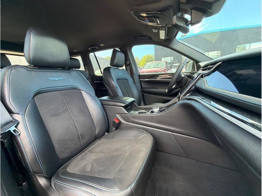 Used 2024 Jeep Grand Cherokee Trailhawk w/ Advanced Protech Group II AWD/4WD image 4