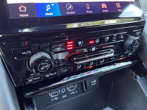 New 2025 Jeep Grand Cherokee L Overland w/ Trailer Tow Package image 45