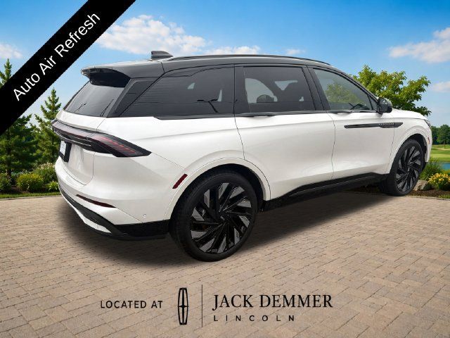 Certified 2024 Lincoln Nautilus Reserve w/ Equipment Group 202A AWD/4WD image 7